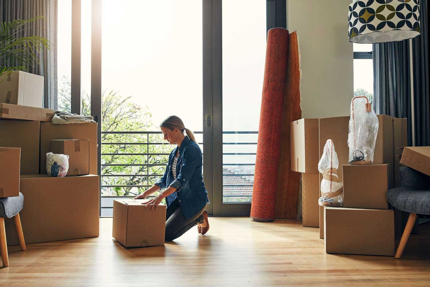 what-could-be-in-this-box–944039158-5bc0e358c9e77c00514f50e3